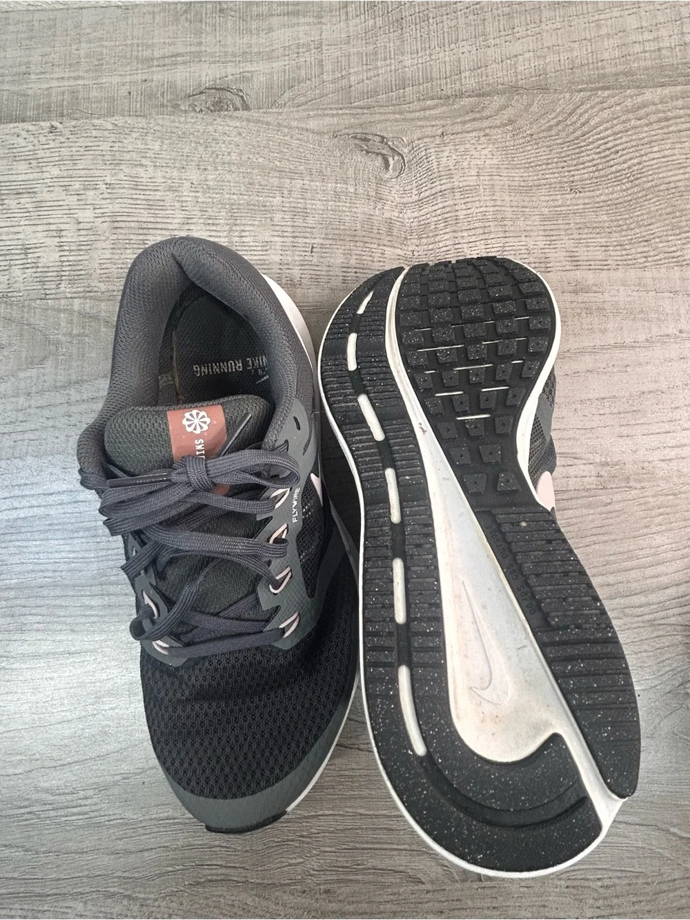Nike Swift Running Shoes Women’s Gray Pink Flywire Athletic Sneakers Size 8